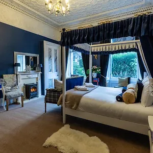 Guest house East Claremont